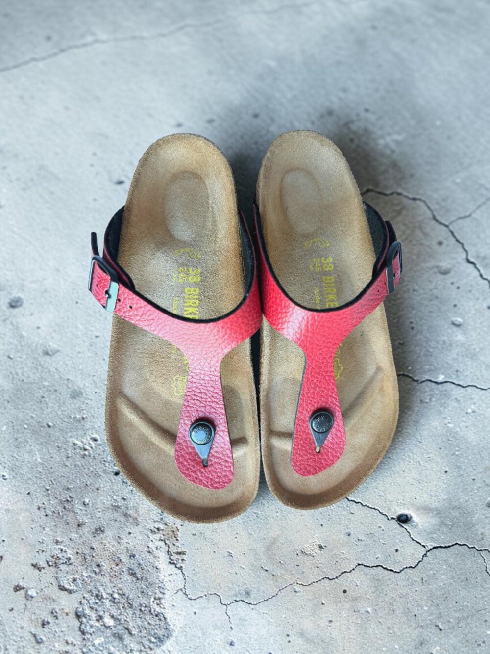 Birkenstock Gizeh Red Maroon Grain Leather Thong Sandals Women's Size 7 EU 38 - Picture 4 of 12